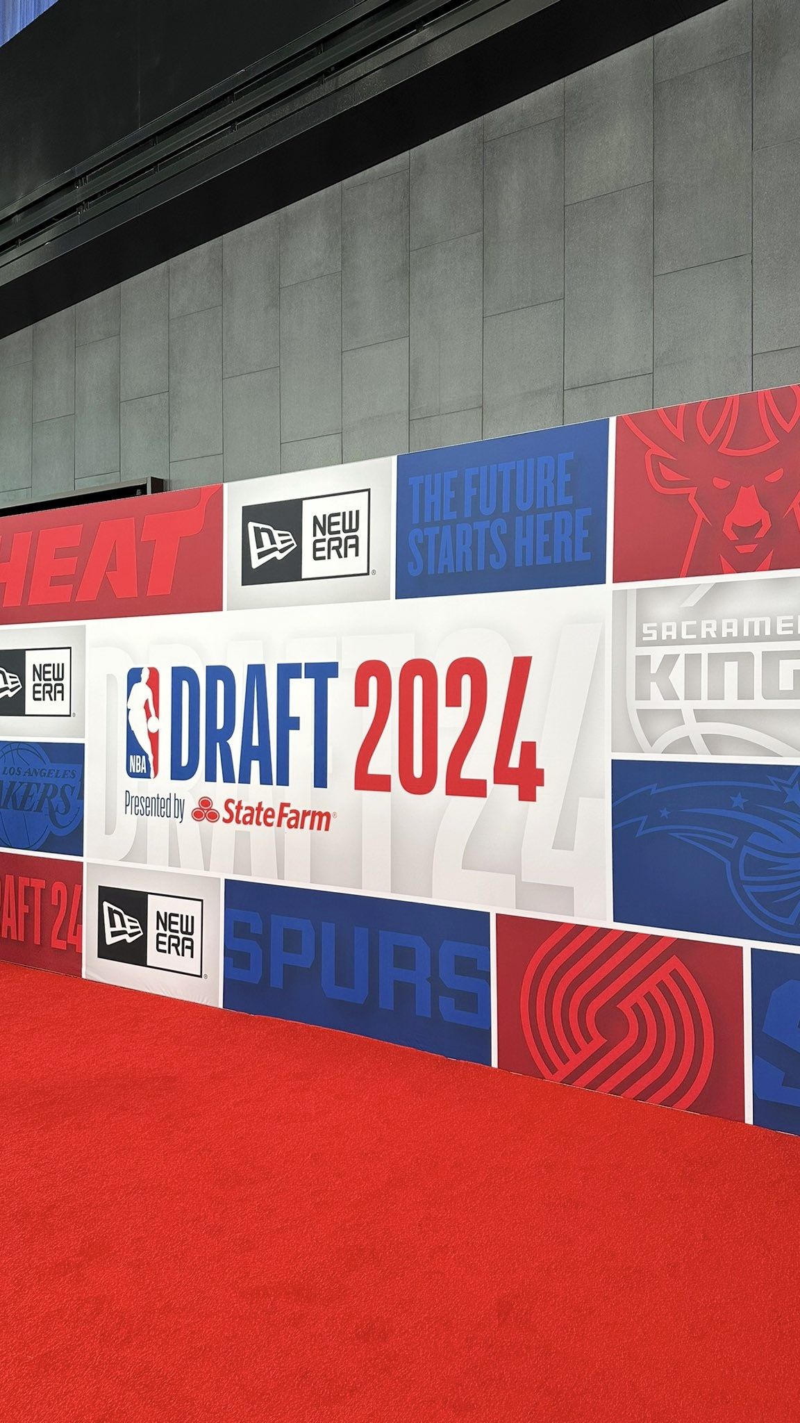 Retractable Banner Stands